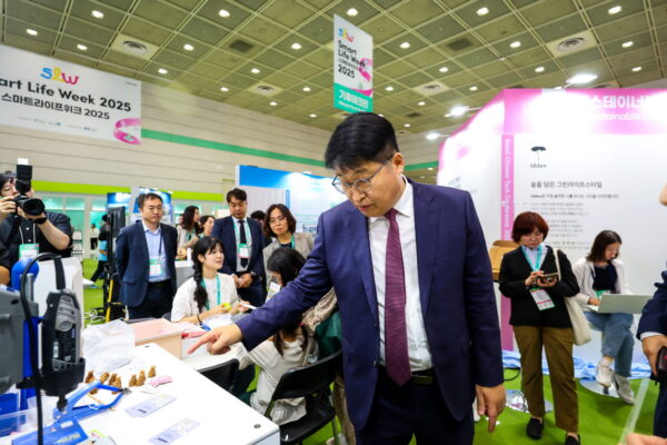 20251001171555-062A8518